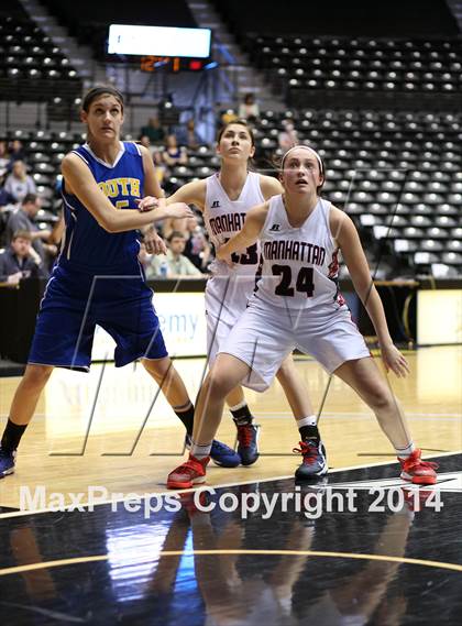 Thumbnail 2 in Manhattan vs South  (KSHSAA 6A Third Place) photogallery.
