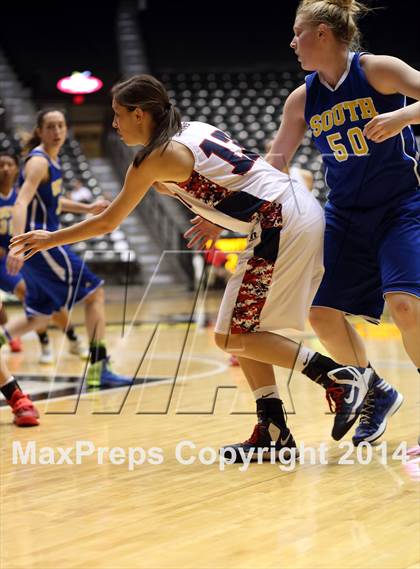 Thumbnail 1 in Manhattan vs South  (KSHSAA 6A Third Place) photogallery.