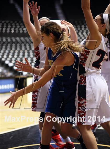 Thumbnail 2 in Manhattan vs South  (KSHSAA 6A Third Place) photogallery.