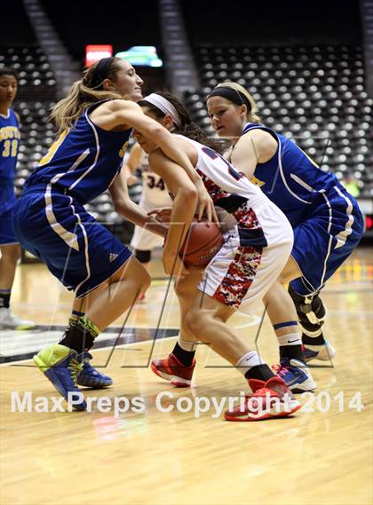 Thumbnail 3 in Manhattan vs South  (KSHSAA 6A Third Place) photogallery.