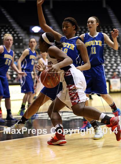Thumbnail 2 in Manhattan vs South  (KSHSAA 6A Third Place) photogallery.