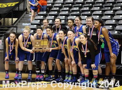 Thumbnail 2 in Manhattan vs South  (KSHSAA 6A Third Place) photogallery.