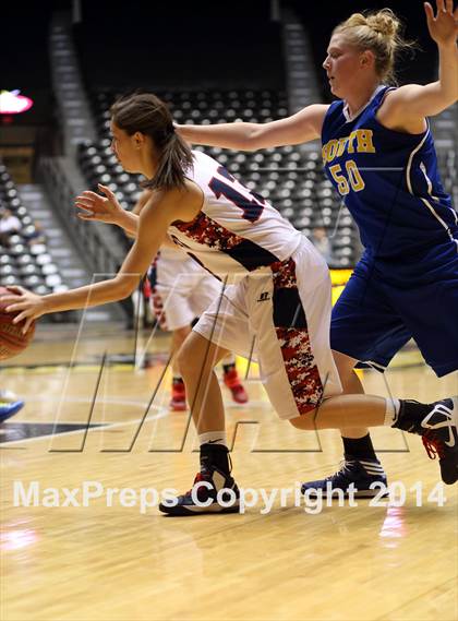 Thumbnail 3 in Manhattan vs South  (KSHSAA 6A Third Place) photogallery.