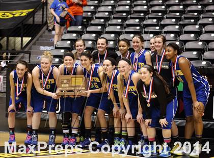 Thumbnail 3 in Manhattan vs South  (KSHSAA 6A Third Place) photogallery.