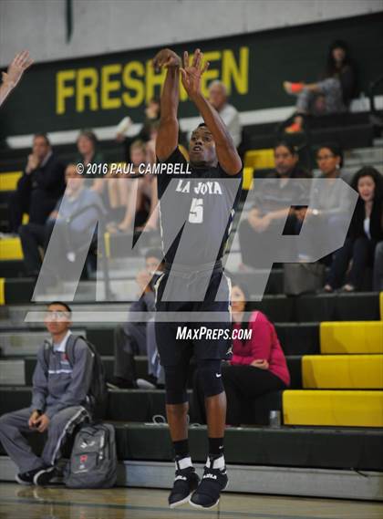 Thumbnail 2 in Horizon vs La Jolla (Horizon Holiday Hoops) photogallery.