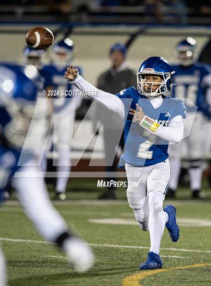 Thumbnail 1 in Belleville vs. Catholic Central (MHSAA Div 1 Reg 3 Final) photogallery.