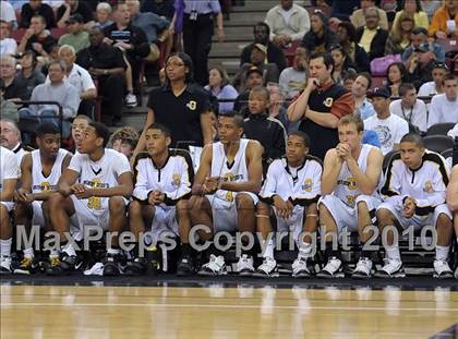 Thumbnail 3 in Sacramento vs. Bishop O'Dowd (CIF NorCal D3 Final) photogallery.