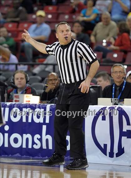 Thumbnail 1 in Sacramento vs. Bishop O'Dowd (CIF NorCal D3 Final) photogallery.