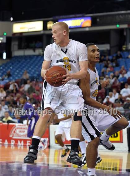 Thumbnail 2 in Sacramento vs. Bishop O'Dowd (CIF NorCal D3 Final) photogallery.