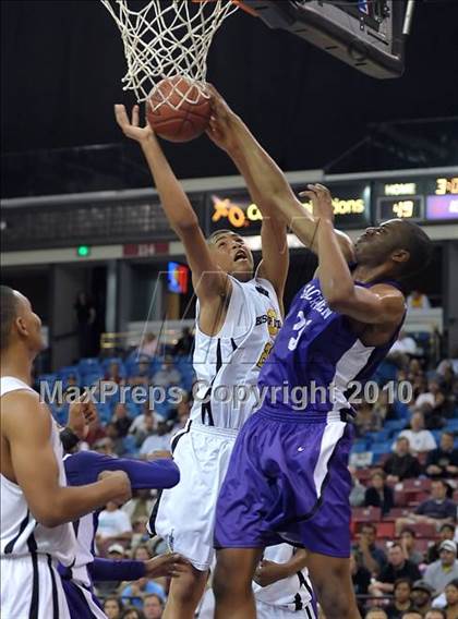 Thumbnail 1 in Sacramento vs. Bishop O'Dowd (CIF NorCal D3 Final) photogallery.
