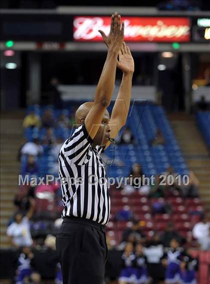 Thumbnail 1 in Sacramento vs. Bishop O'Dowd (CIF NorCal D3 Final) photogallery.
