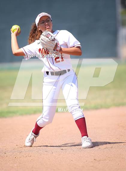 Thumbnail 2 in Wilson vs. Santa Paula (CIF SS D6 Playoff) photogallery.