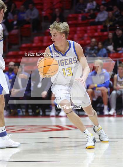 Thumbnail 2 in Woods Cross vs. Orem (UHSAA 5A Quarterfinal) photogallery.