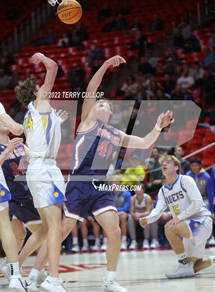 Thumbnail 2 in Woods Cross vs. Orem (UHSAA 5A Quarterfinal) photogallery.