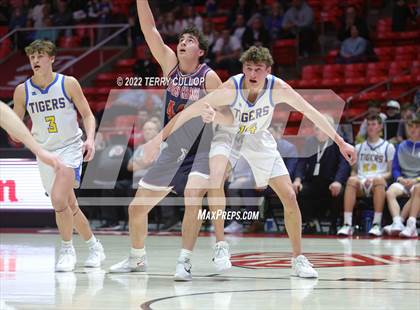 Thumbnail 1 in Woods Cross vs. Orem (UHSAA 5A Quarterfinal) photogallery.