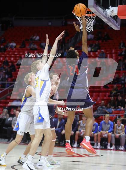 Thumbnail 1 in Woods Cross vs. Orem (UHSAA 5A Quarterfinal) photogallery.