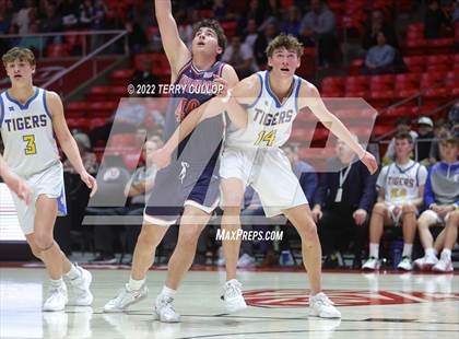 Thumbnail 2 in Woods Cross vs. Orem (UHSAA 5A Quarterfinal) photogallery.