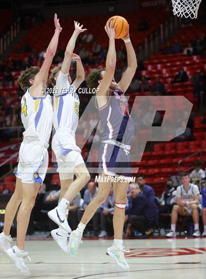 Thumbnail 1 in Woods Cross vs. Orem (UHSAA 5A Quarterfinal) photogallery.