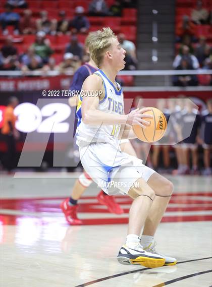 Thumbnail 1 in Woods Cross vs. Orem (UHSAA 5A Quarterfinal) photogallery.