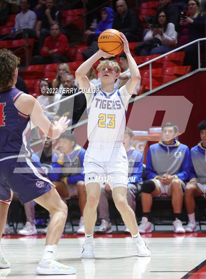 Thumbnail 1 in Woods Cross vs. Orem (UHSAA 5A Quarterfinal) photogallery.