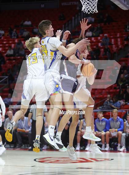 Thumbnail 1 in Woods Cross vs. Orem (UHSAA 5A Quarterfinal) photogallery.