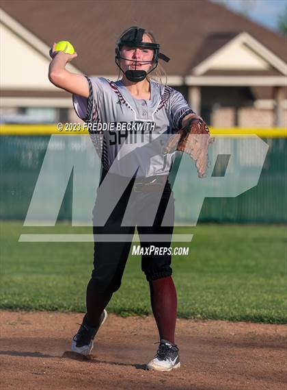 Thumbnail 3 in Saint Jo @ Tioga photogallery.