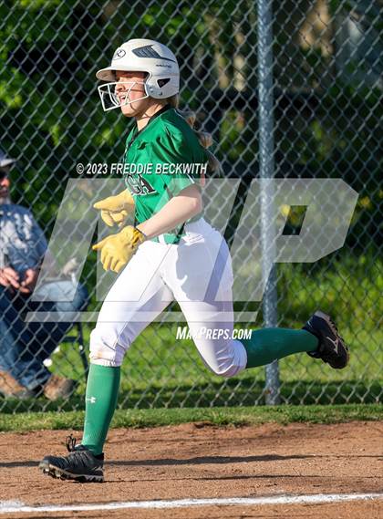 Thumbnail 1 in Saint Jo @ Tioga photogallery.