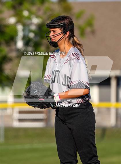 Thumbnail 1 in Saint Jo @ Tioga photogallery.