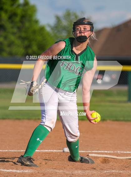 Thumbnail 3 in Saint Jo @ Tioga photogallery.