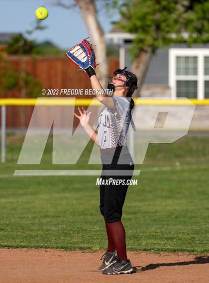 Thumbnail 1 in Saint Jo @ Tioga photogallery.