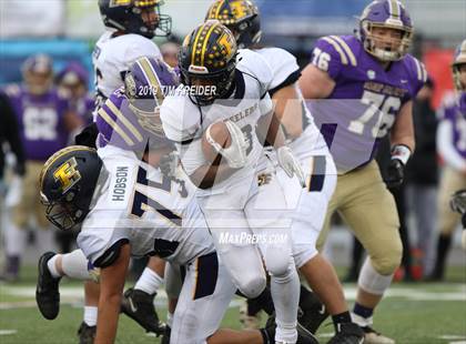 Thumbnail 2 in Bishop Guilfoyle vs. Farrell (PIAA 1A Final) photogallery.