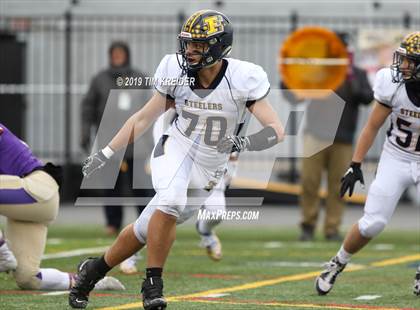 Thumbnail 3 in Bishop Guilfoyle vs. Farrell (PIAA 1A Final) photogallery.