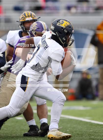 Thumbnail 2 in Bishop Guilfoyle vs. Farrell (PIAA 1A Final) photogallery.