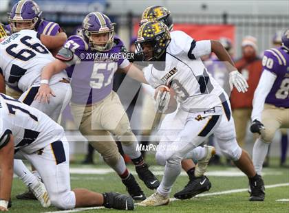 Thumbnail 3 in Bishop Guilfoyle vs. Farrell (PIAA 1A Final) photogallery.