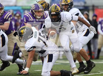Thumbnail 3 in Bishop Guilfoyle vs. Farrell (PIAA 1A Final) photogallery.
