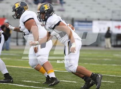 Thumbnail 3 in Bishop Guilfoyle vs. Farrell (PIAA 1A Final) photogallery.