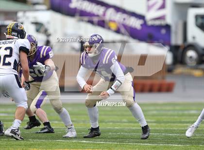 Thumbnail 2 in Bishop Guilfoyle vs. Farrell (PIAA 1A Final) photogallery.
