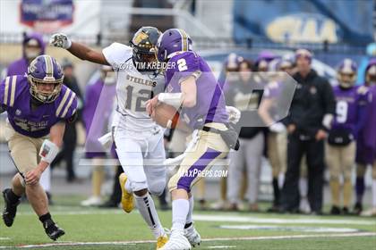 Thumbnail 1 in Bishop Guilfoyle vs. Farrell (PIAA 1A Final) photogallery.