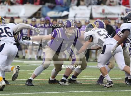 Thumbnail 2 in Bishop Guilfoyle vs. Farrell (PIAA 1A Final) photogallery.