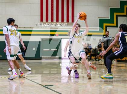Thumbnail 2 in Newbury Park @ Moorpark photogallery.