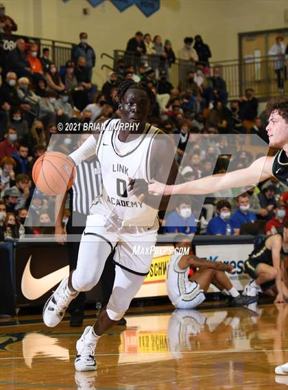 Thumbnail 2 in Link Academy vs. Jesuit (Les Schwab Invitational) photogallery.