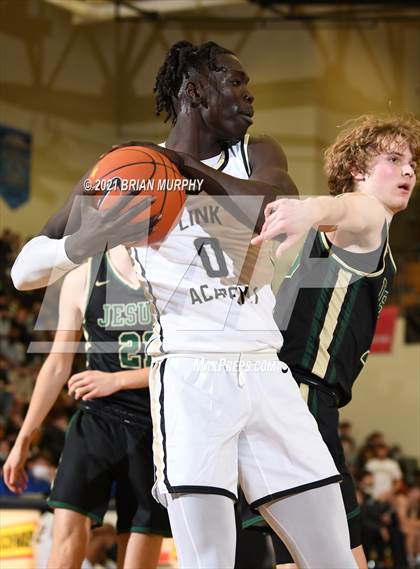 Thumbnail 2 in Link Academy vs. Jesuit (Les Schwab Invitational) photogallery.