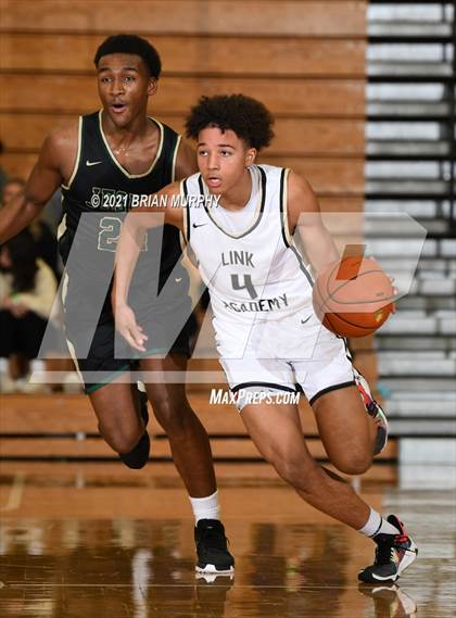 Thumbnail 1 in Link Academy vs. Jesuit (Les Schwab Invitational) photogallery.