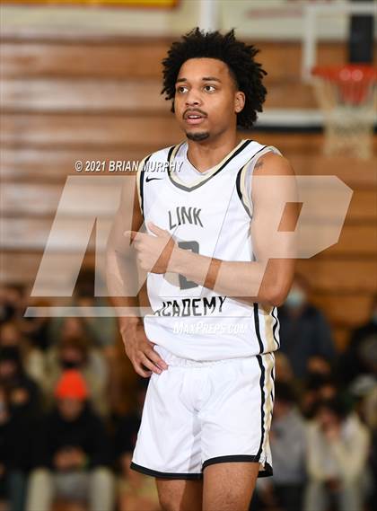 Thumbnail 2 in Link Academy vs. Jesuit (Les Schwab Invitational) photogallery.