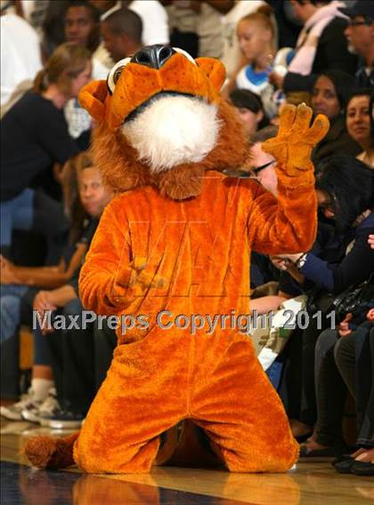 Thumbnail 1 in Harvard-Westlake @ Loyola  photogallery.