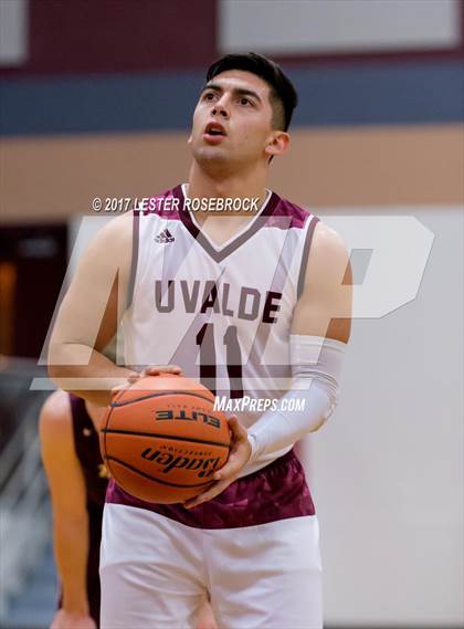 Thumbnail 1 in Uvalde @ Floresville photogallery.