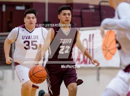 Thumbnail 1 in Uvalde @ Floresville photogallery.