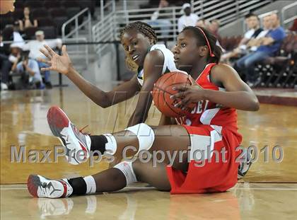 Thumbnail 2 in Brea Olinda vs. Mater Dei (CIF SoCal D2 Final) photogallery.