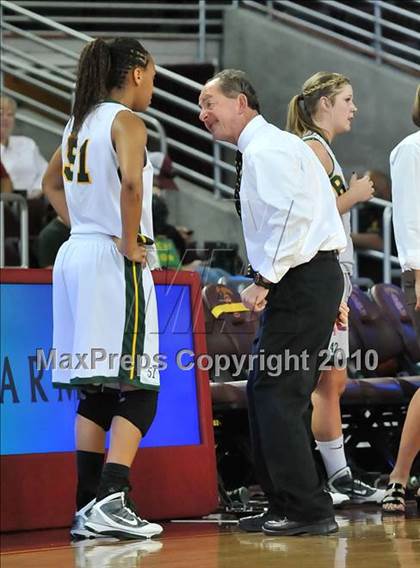 Thumbnail 2 in Brea Olinda vs. Mater Dei (CIF SoCal D2 Final) photogallery.