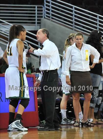 Thumbnail 2 in Brea Olinda vs. Mater Dei (CIF SoCal D2 Final) photogallery.